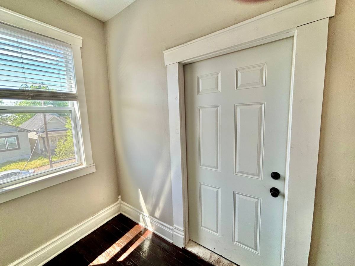 Apartment for rent at 513 E Ormsby Ave, Louisville, KY 40203