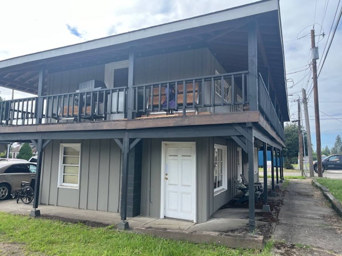 Apartment for rent at 205 E Main St, Carlton, OR 97111