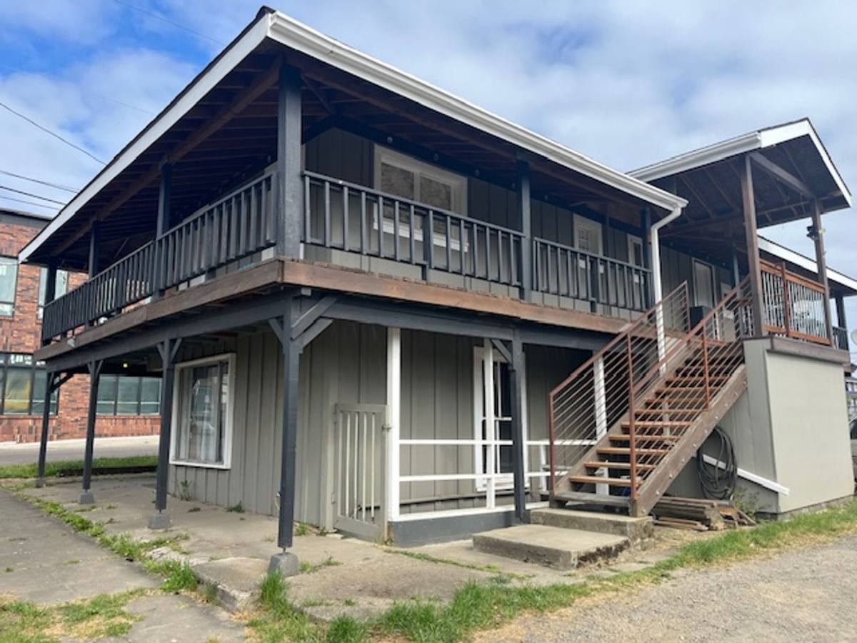 Apartment for rent at 205 E Main St, Carlton, OR 97111