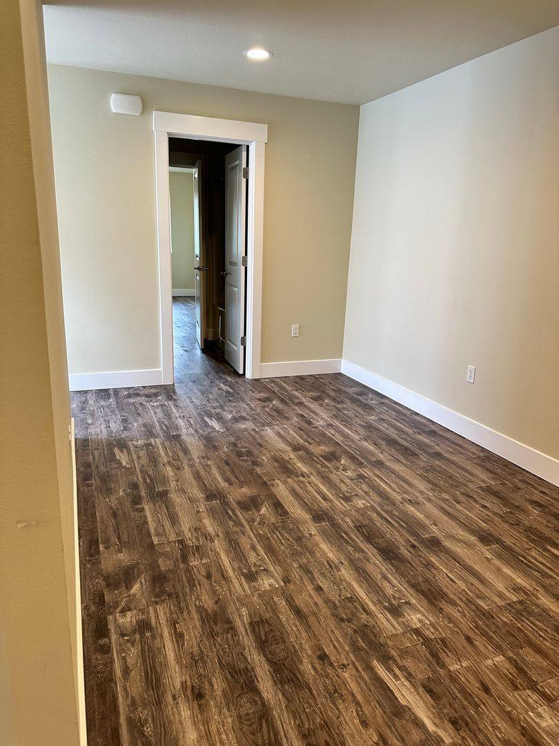 Apartment for rent at 207 Morton St, Sumas, WA 98295