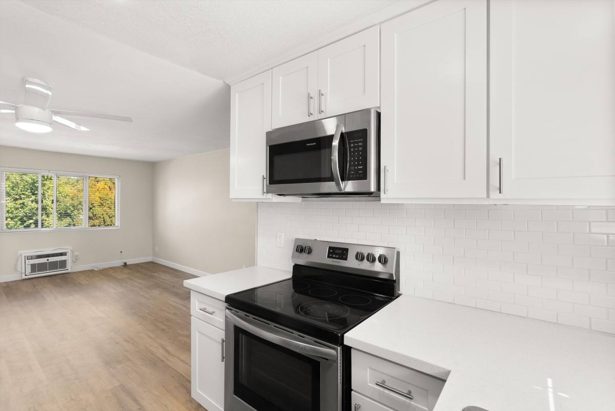 Apartment for rent at 7409 Magnolia Ave, Riverside, CA 92504