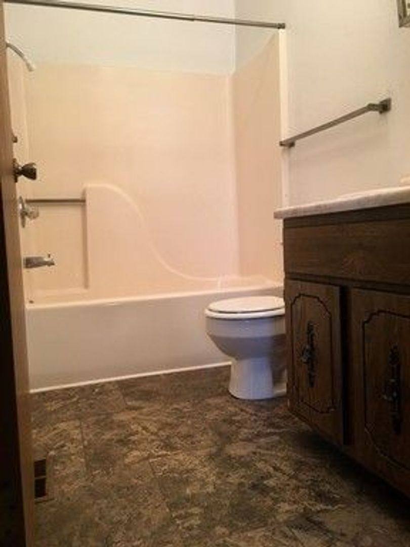 Apartment for rent at 112 Carter St, Saint Robert, MO 65584