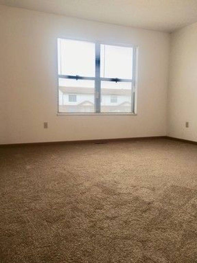 Apartment for rent at 112 Carter St, Saint Robert, MO 65584