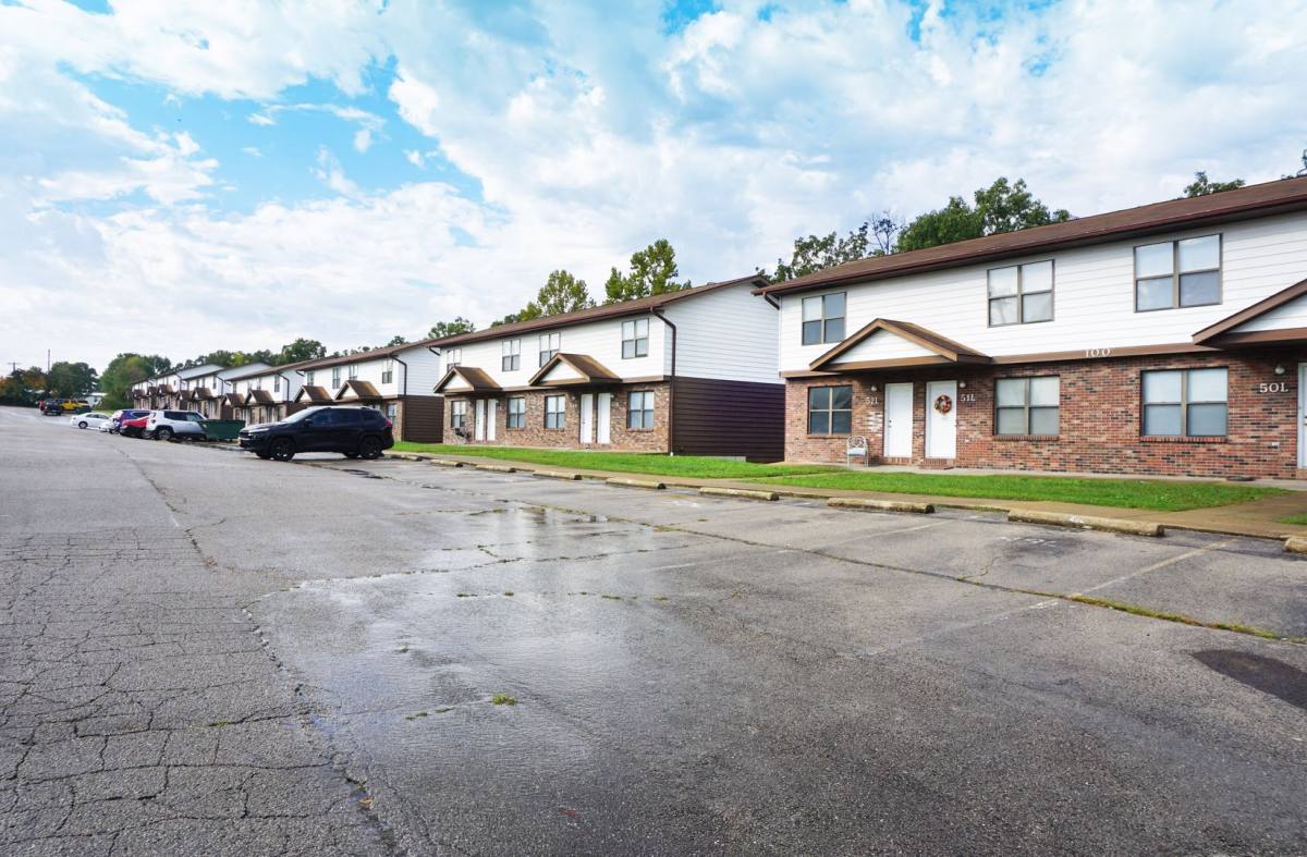 Apartment for rent at 112 Carter St, Saint Robert, MO 65584
