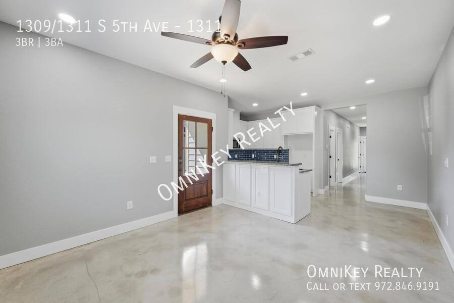 Apartment for rent at 1309 1311 S 5th Ave, Denison, TX 75021