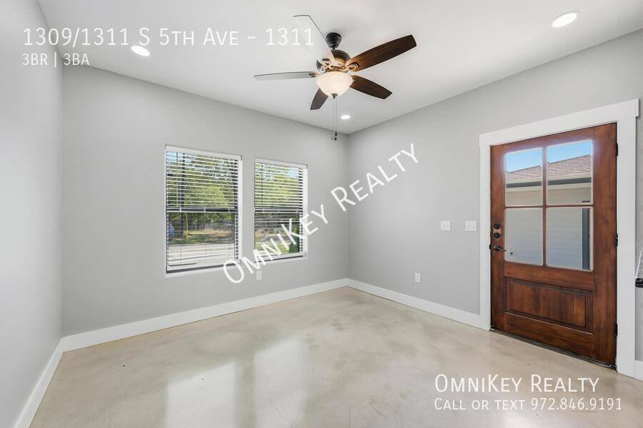 Apartment for rent at 1309 1311 S 5th Ave, Denison, TX 75021