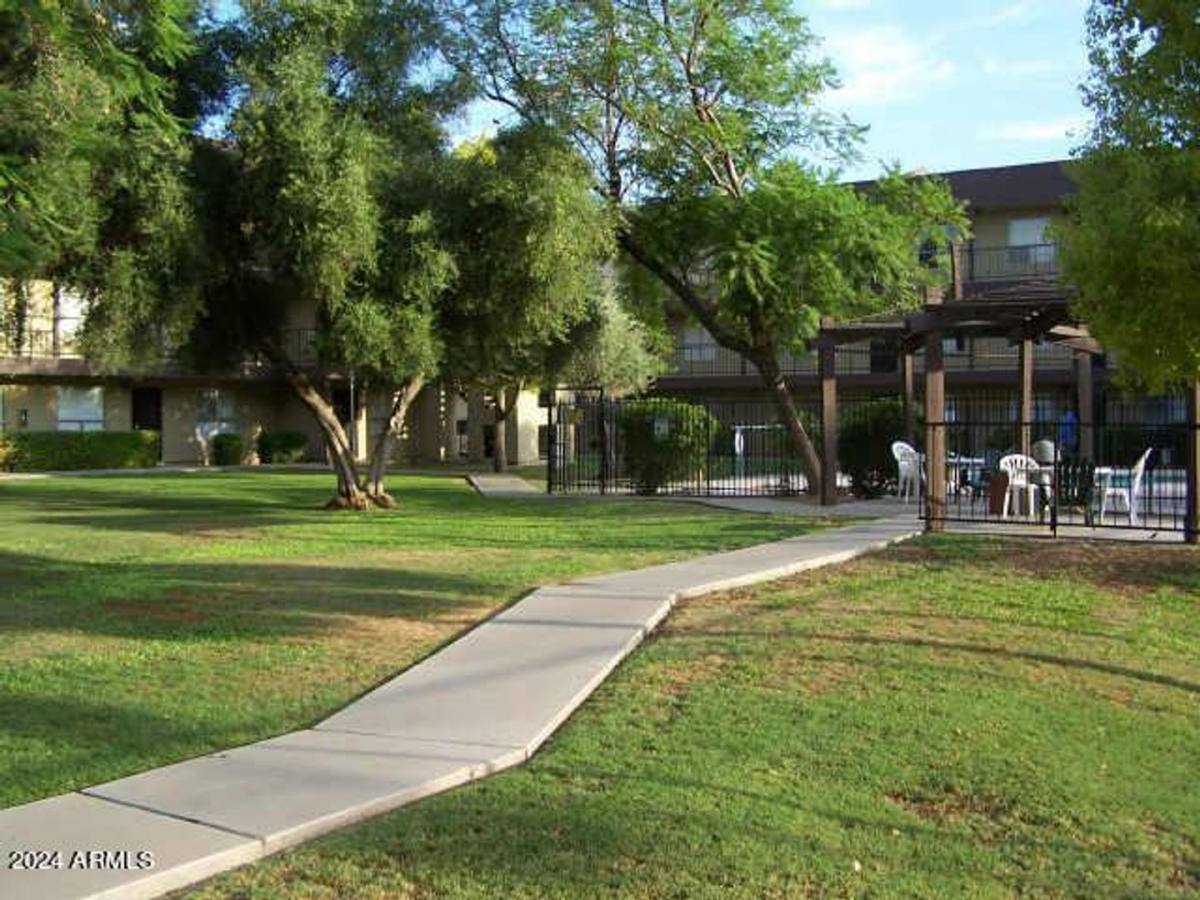 Condo for rent at 461 W Holmes Ave, Mesa, AZ 85210