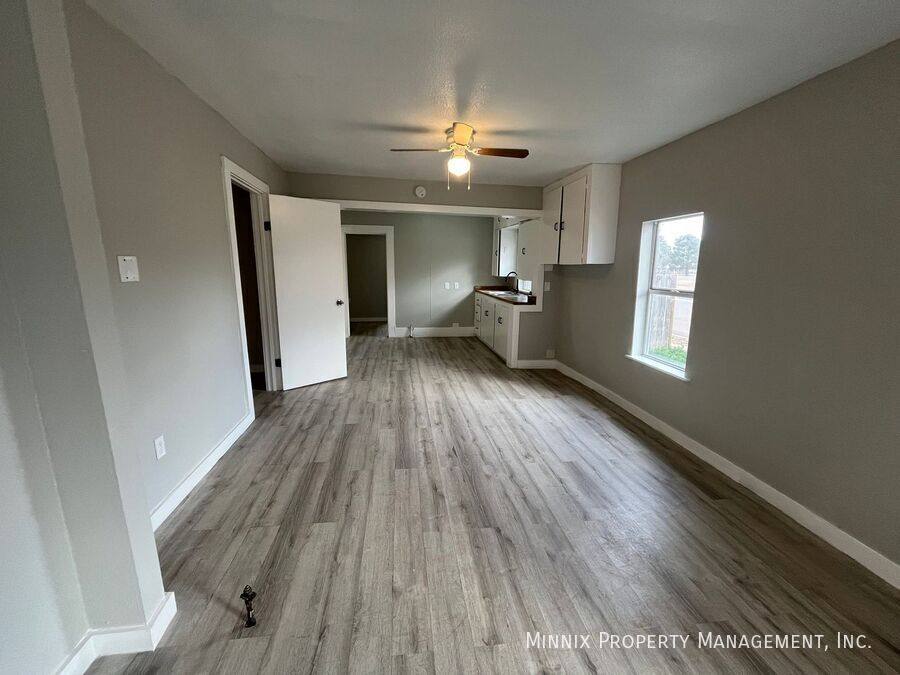 House for rent at 950 S 10th St, Slaton, TX 79364