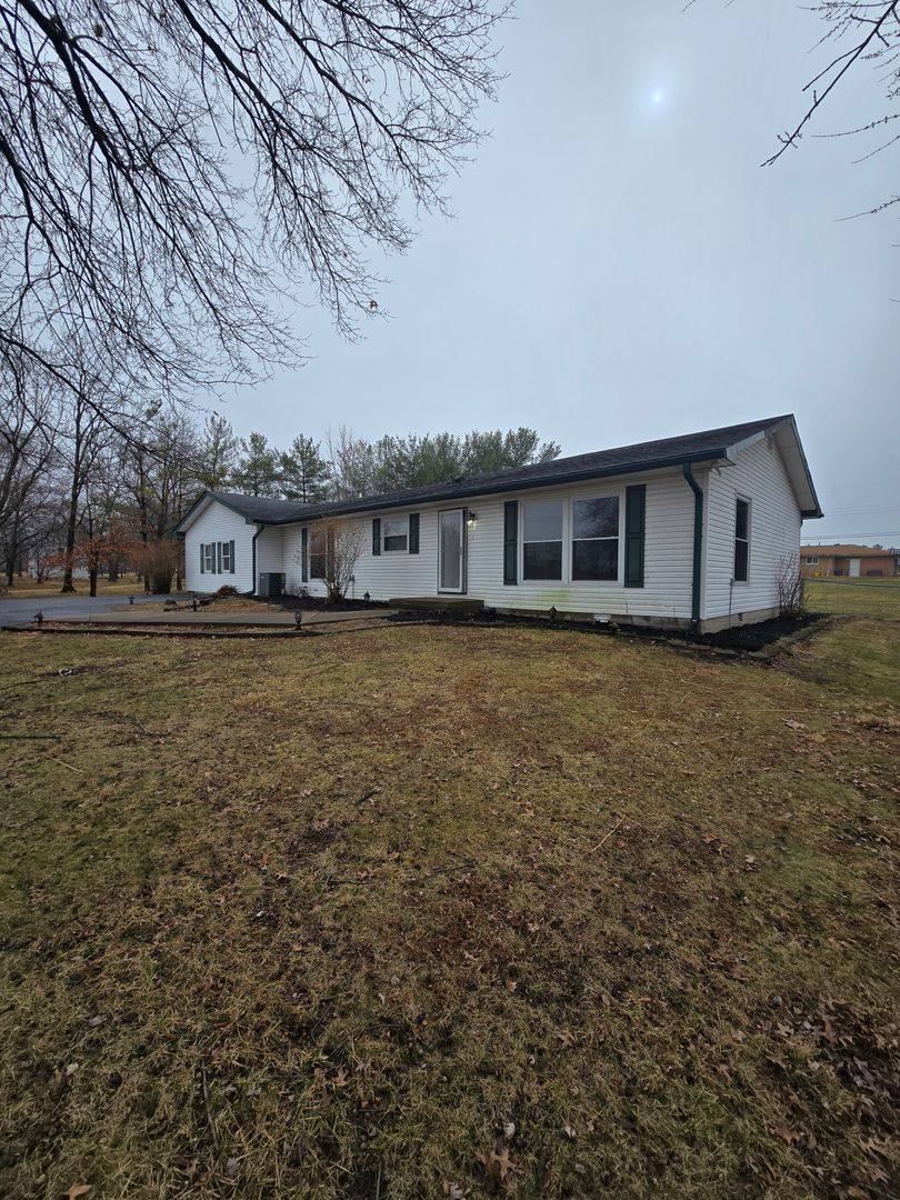 House for rent at 1703 E Stop 12 Rd, Indianapolis, IN 46227