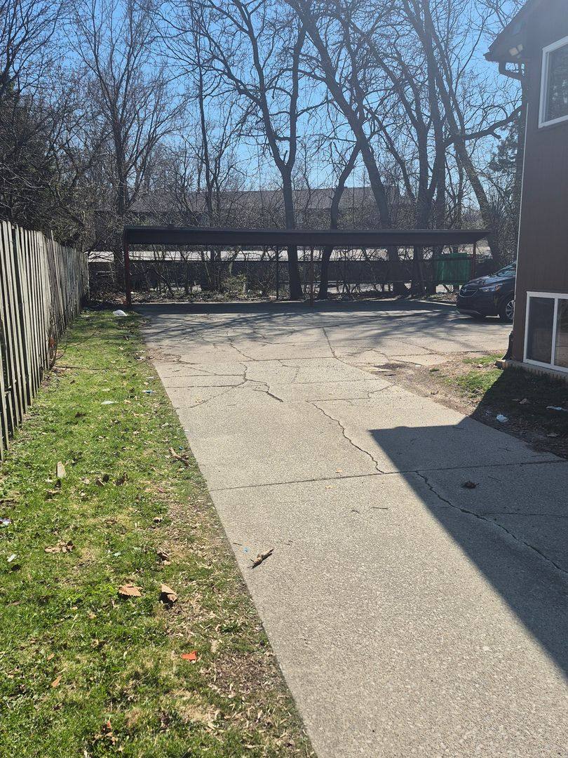 Apartment for rent at 944-950 33rd St SE, Grand Rapids, MI 49508