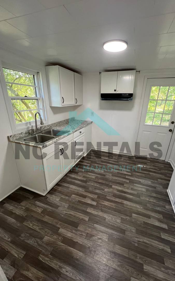 House for rent at 2214 Noahtown Rd, Thomasville, NC 27360