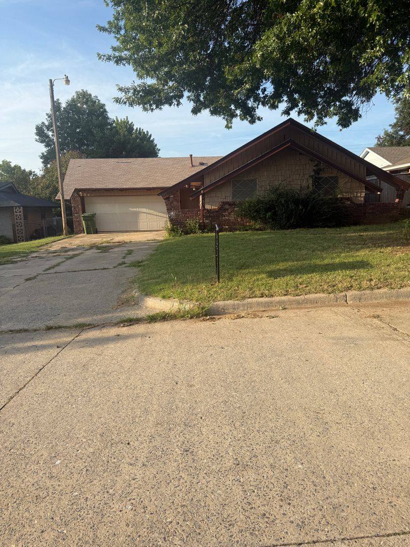 House for rent at 315 Willow Place, Yukon, OK 73099