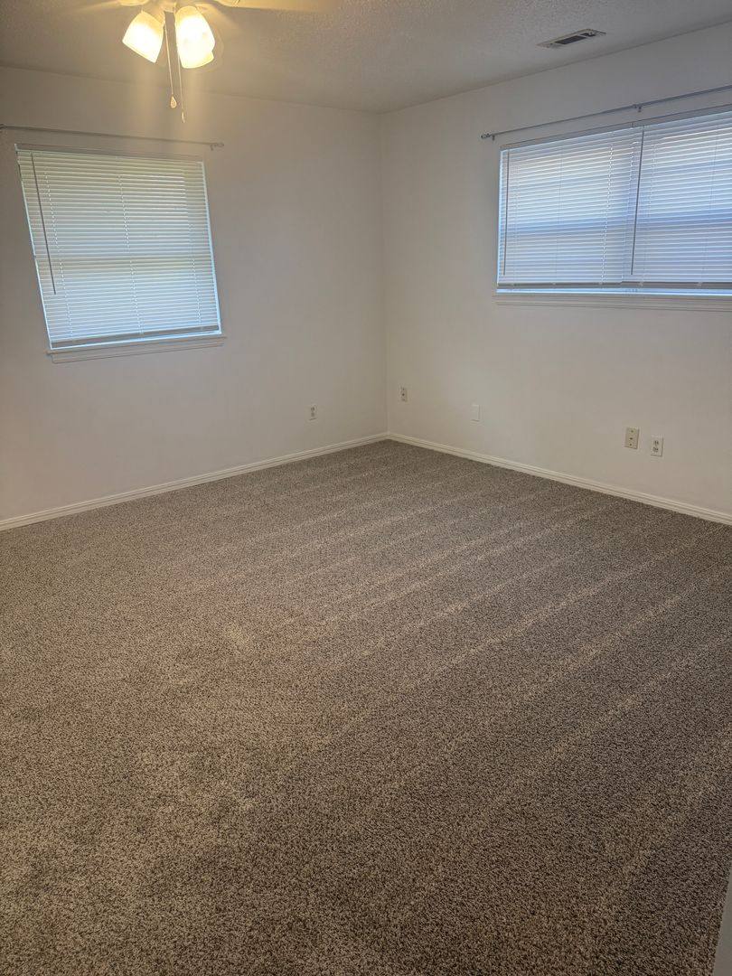 House for rent at 315 Willow Place, Yukon, OK 73099