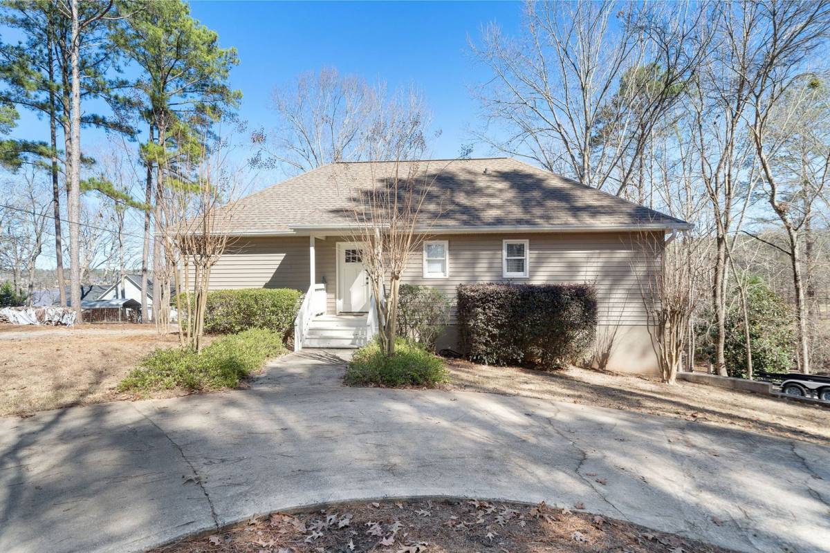 House for rent at 108 Horseshoe Circle, Eatonton, GA 31024