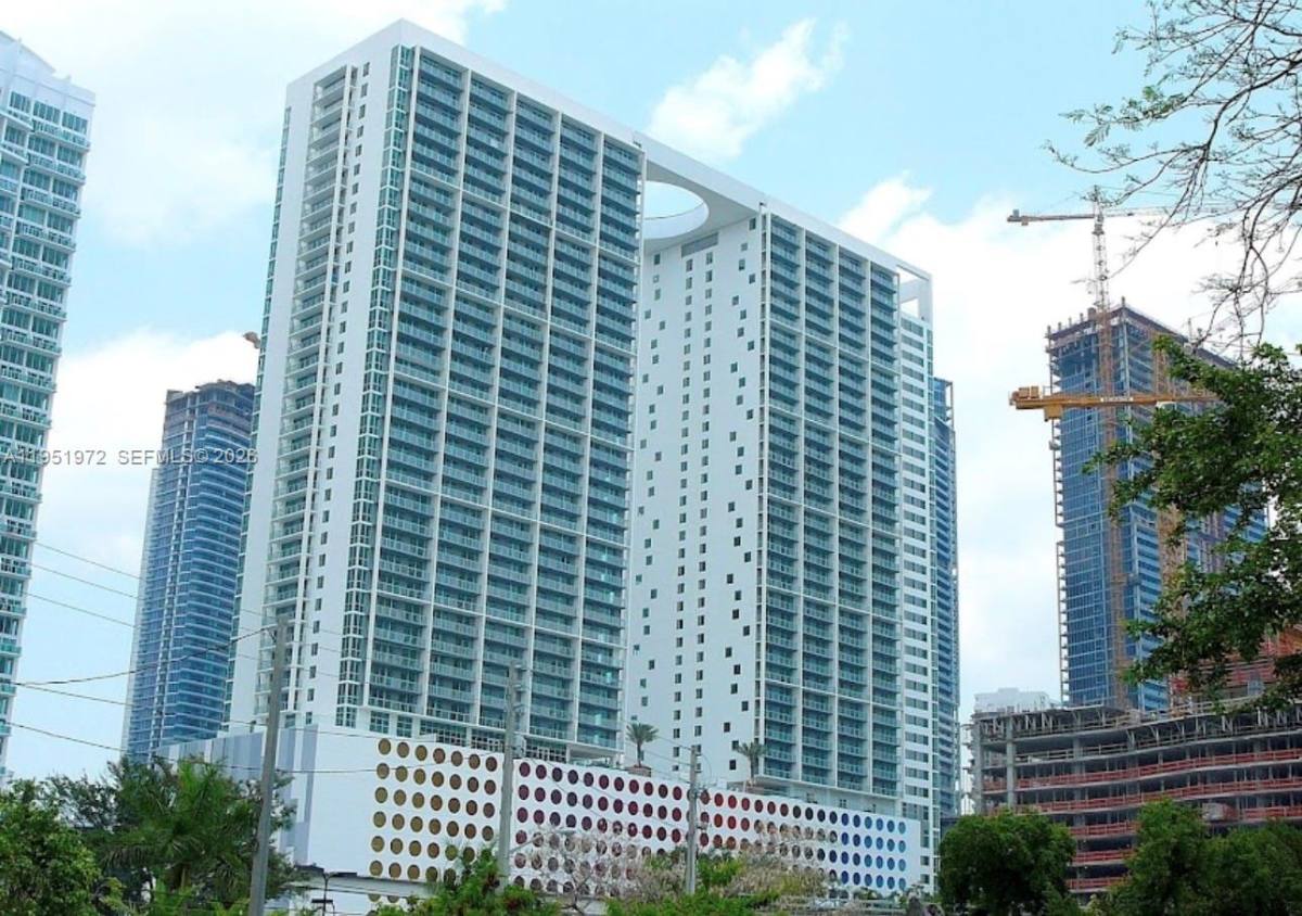 Condo for rent at 500 Brickell Ave #1702, Miami, FL 33131