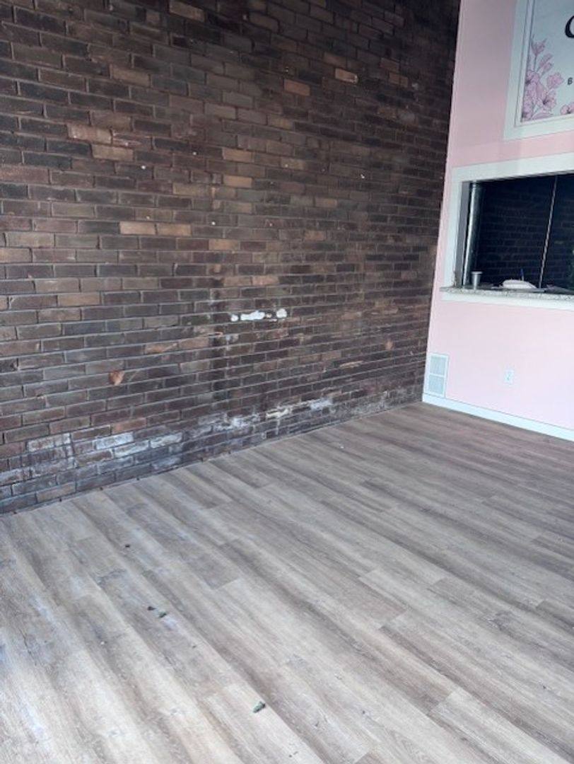 Apartment for rent at 221 E 2nd St #C, Davenport, IA 52801