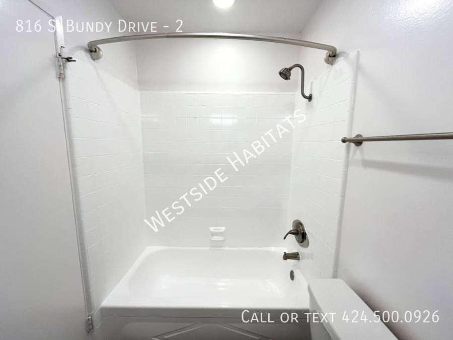 Apartment for rent at 816 S Bundy Dr #2, Los Angeles, CA 90049