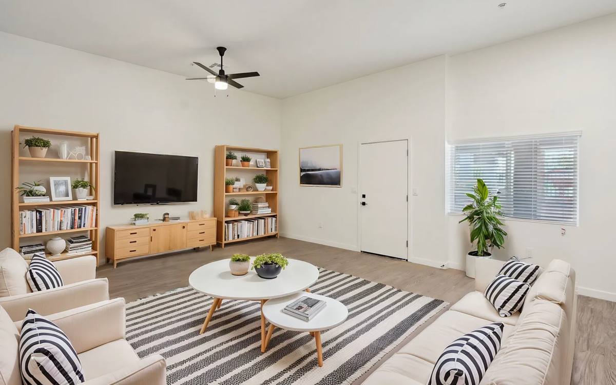 Apartment for rent at 3031 W Northern Ave, Phoenix, AZ 85051