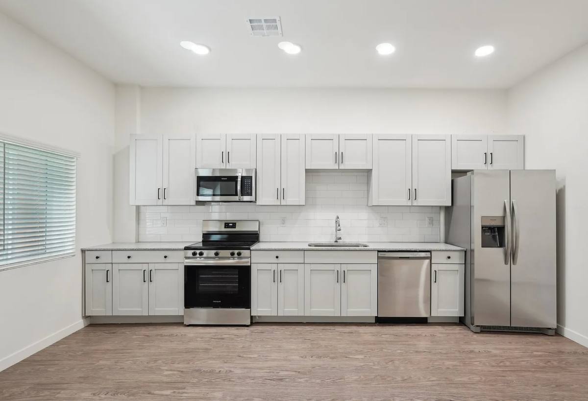 Apartment for rent at 3031 W Northern Ave, Phoenix, AZ 85051