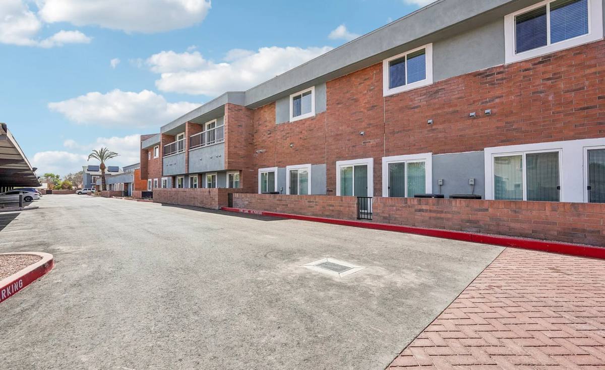Apartment for rent at 3031 W Northern Ave, Phoenix, AZ 85051