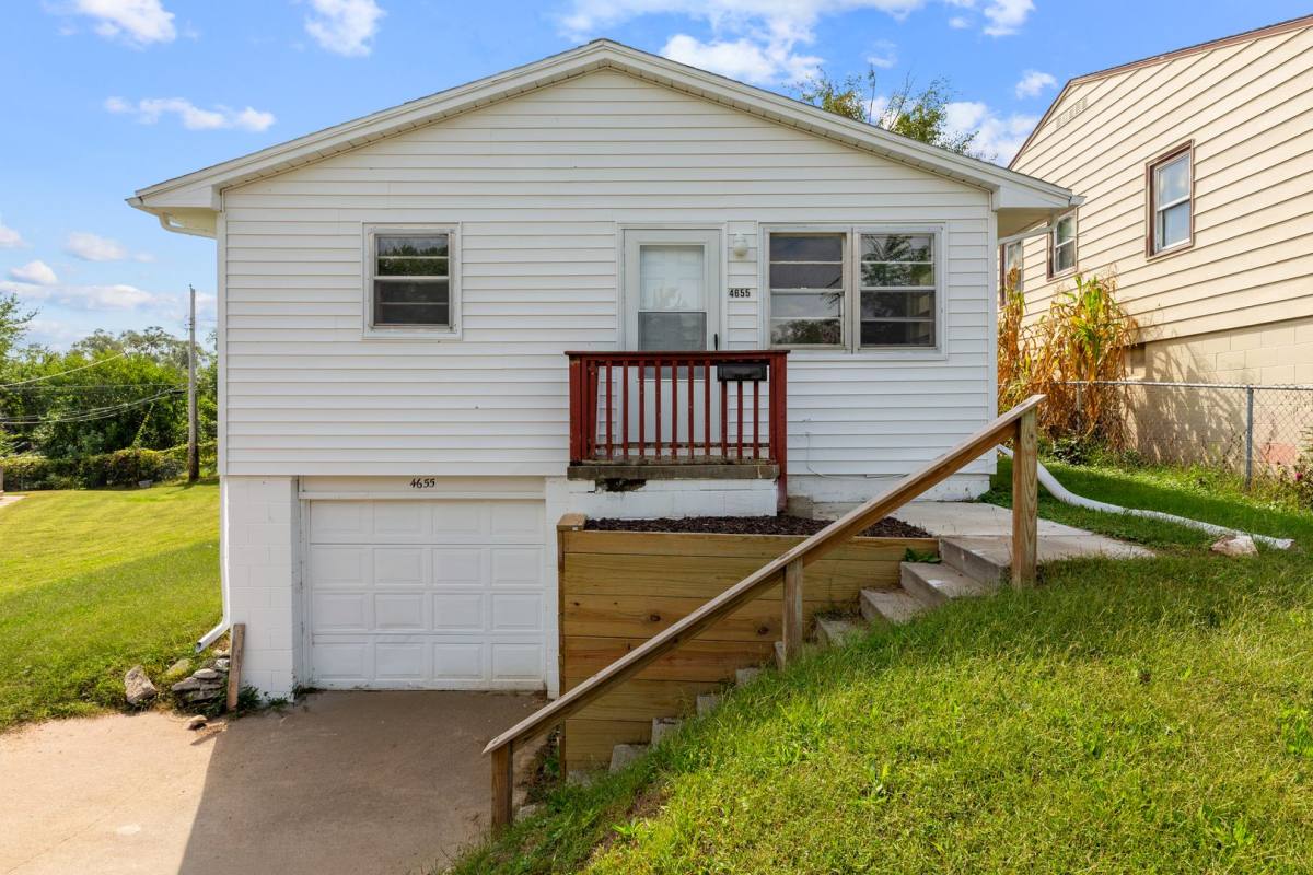 House for rent at 4655 Curtis Ave, Omaha, NE 68104