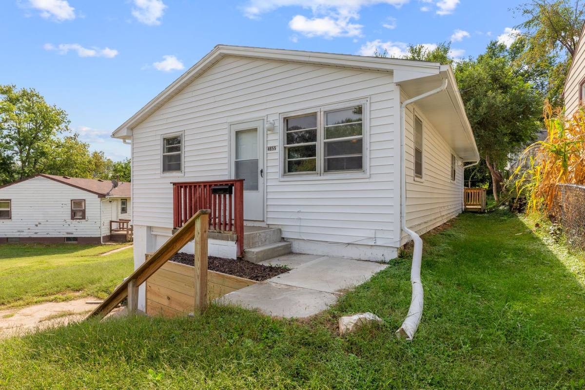 House for rent at 4655 Curtis Ave, Omaha, NE 68104