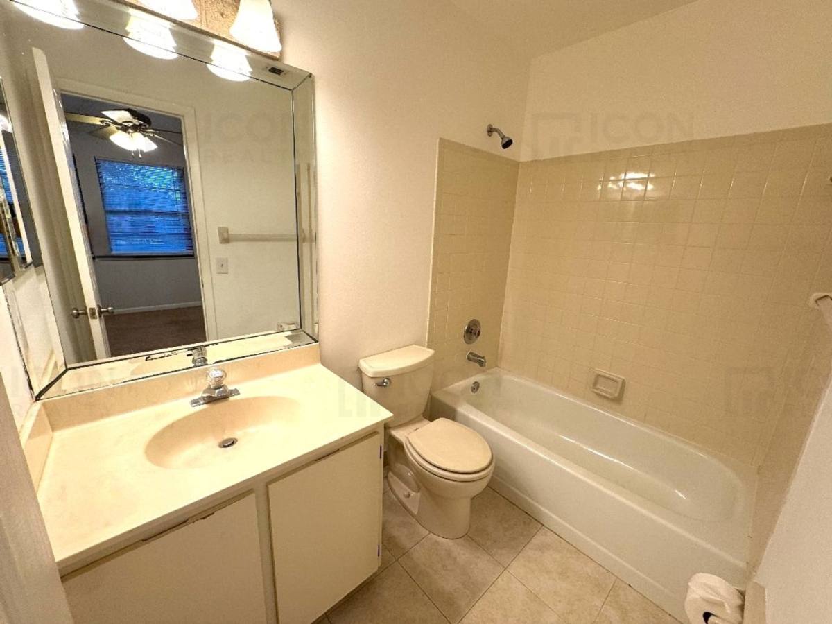 Townhouse for rent at 9120 NW 40th St, Coral Springs, FL 33065