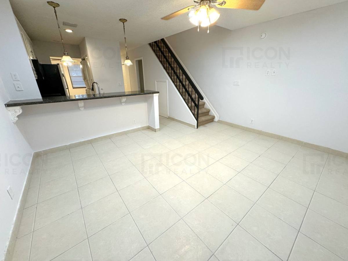 Townhouse for rent at 9120 NW 40th St, Coral Springs, FL 33065