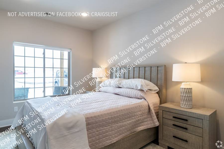 Apartment for rent at 2796 Barrington Square, Auburn Hills, MI 48326