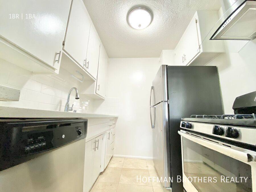 Apartment for rent at 3711 Mentone Ave #12A, Los Angeles, CA 90034