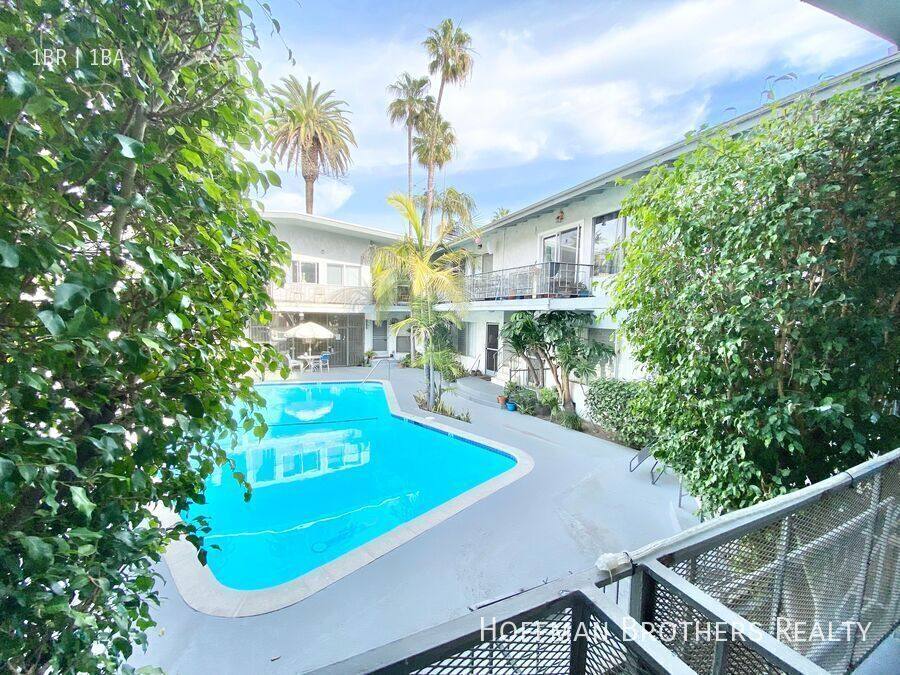 Apartment for rent at 3711 Mentone Ave #12A, Los Angeles, CA 90034