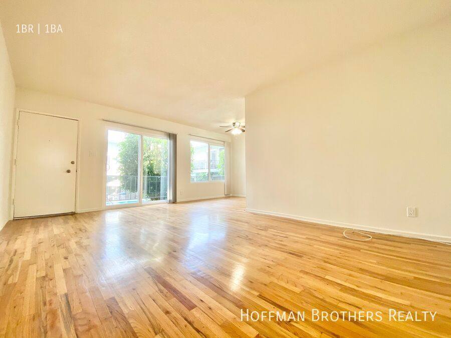 Apartment for rent at 3711 Mentone Ave #12A, Los Angeles, CA 90034