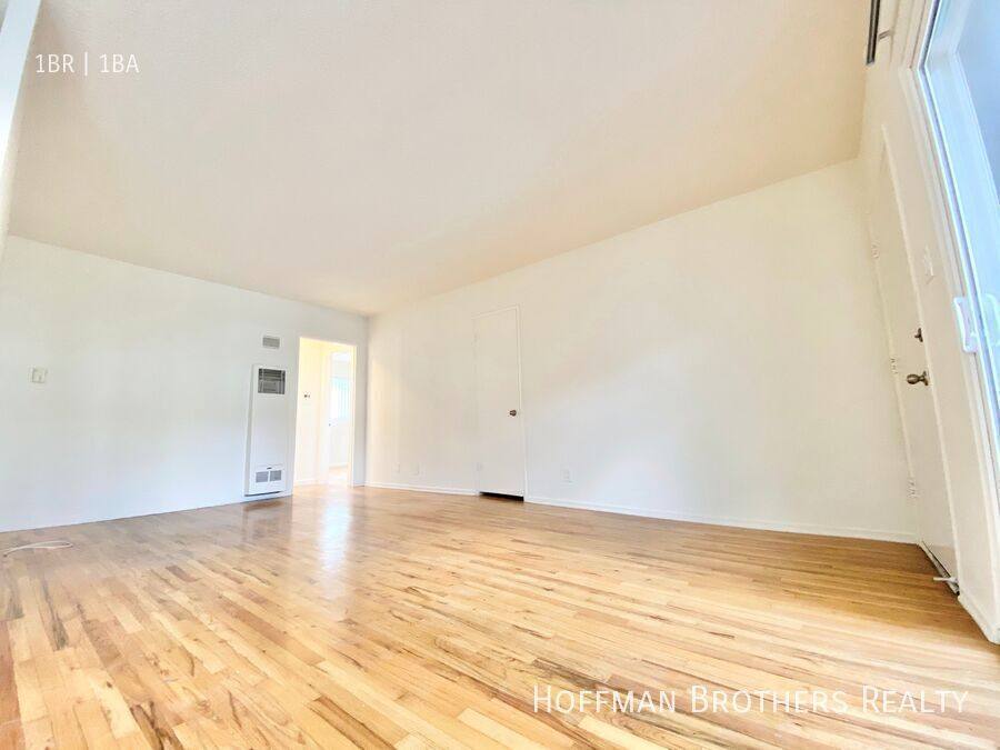 Apartment for rent at 3711 Mentone Ave #12A, Los Angeles, CA 90034