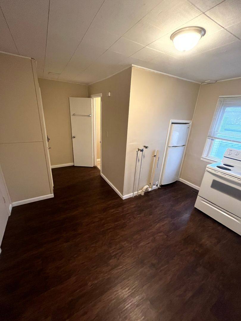 Apartment for rent at 614 E Streeter, Muncie, IN 47303