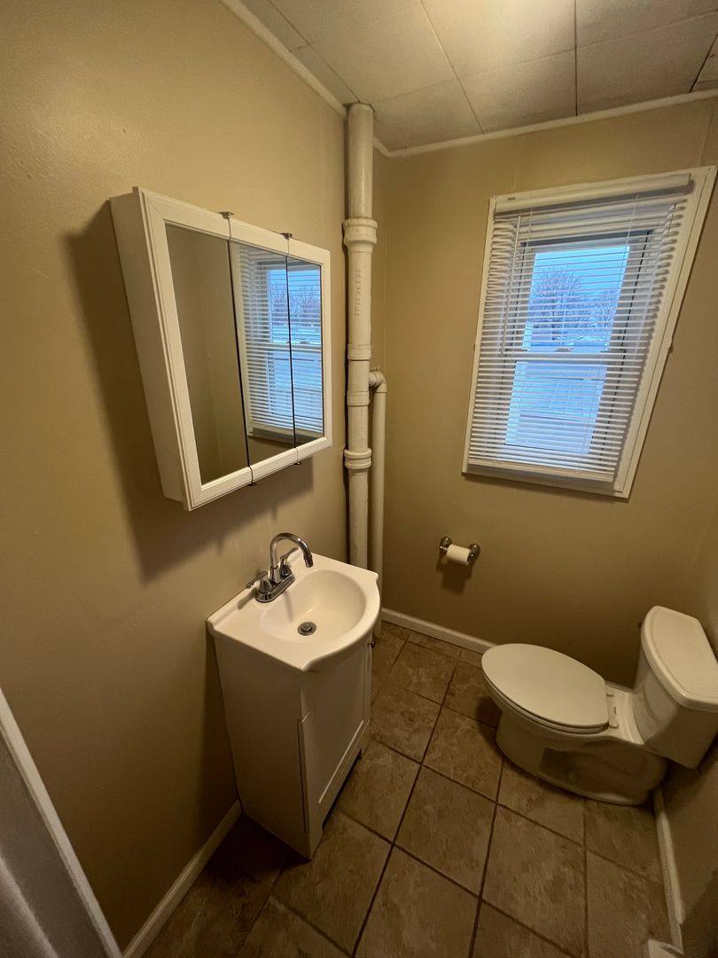 Apartment for rent at 614 E Streeter, Muncie, IN 47303