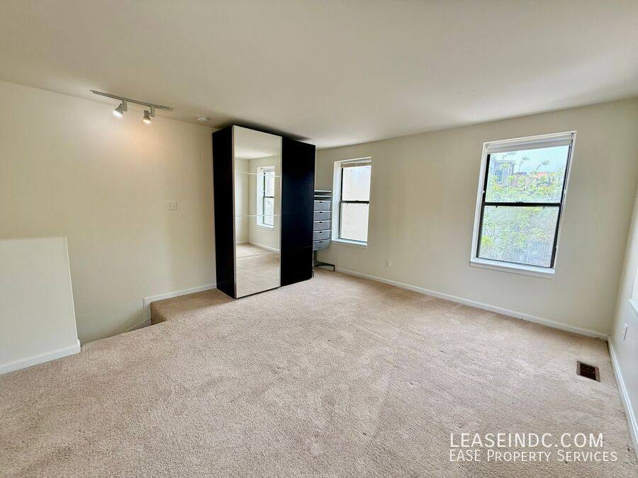 Apartment for rent at 1532 15th St NW #5, Washington, DC 20005