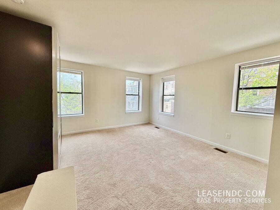 Apartment for rent at 1532 15th St NW #5, Washington, DC 20005