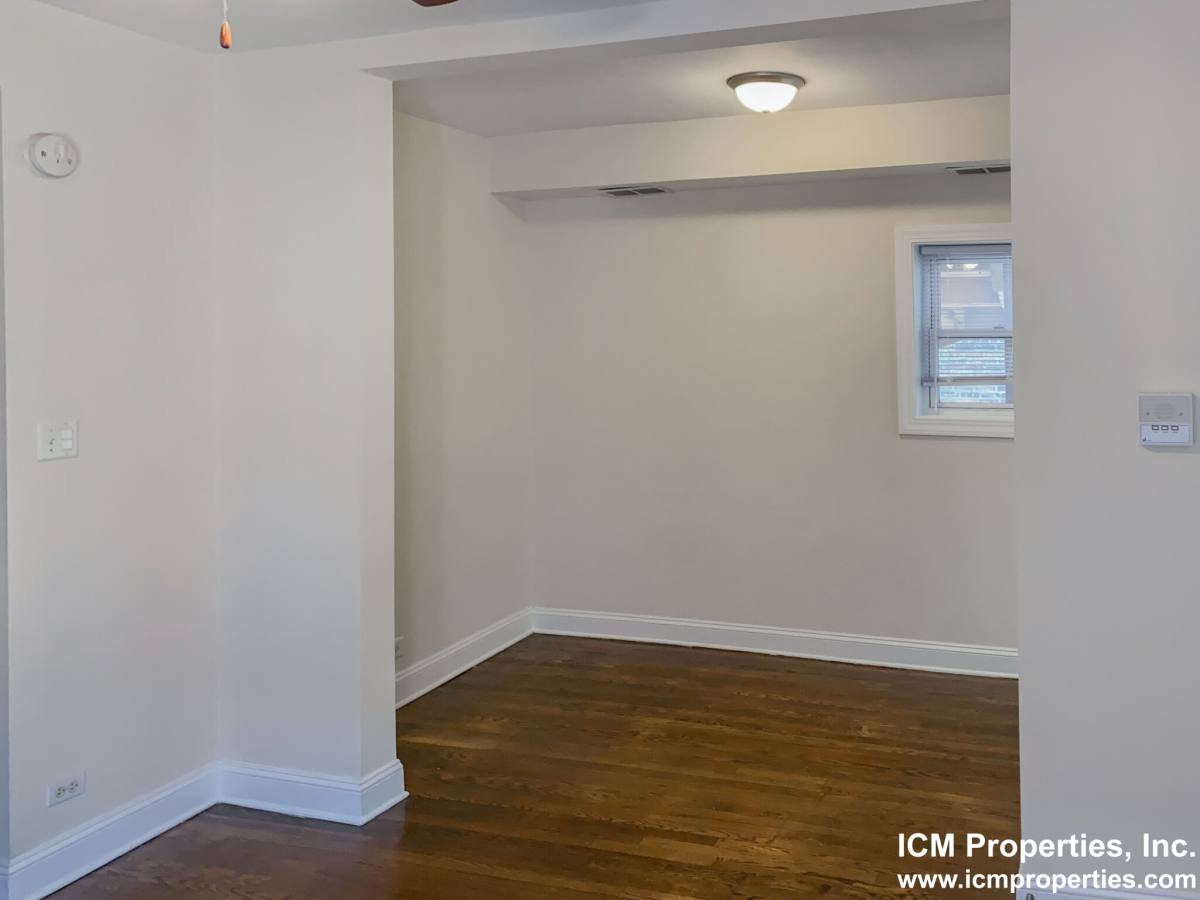 Apartment for rent at 851 W Cornelia Ave #2S, Chicago, IL 60657