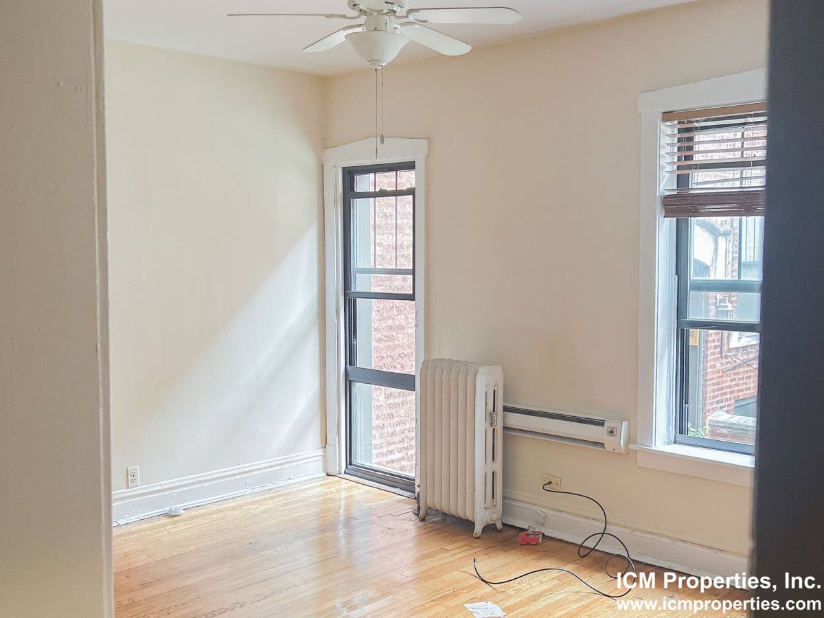Apartment for rent at 2876 N Clark St #1, Chicago, IL 60657