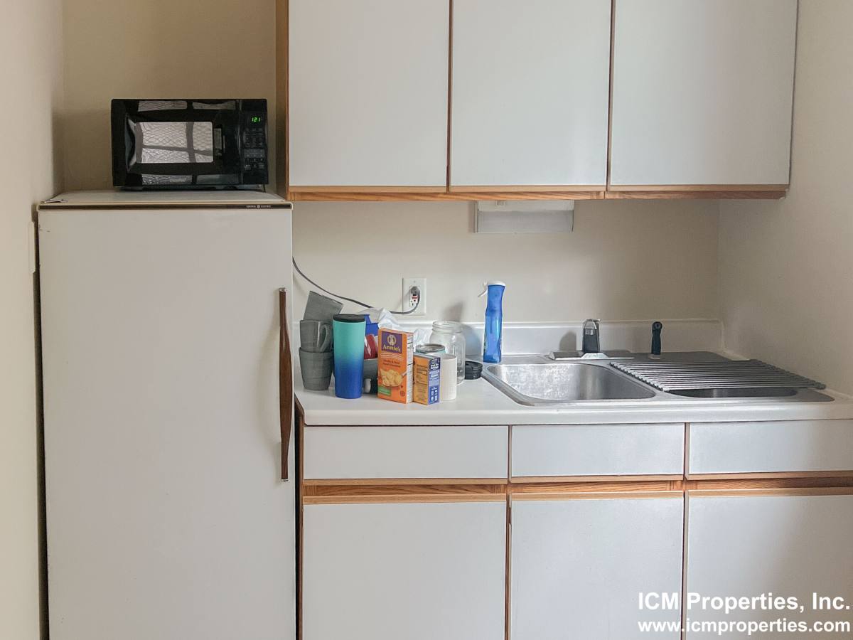 Apartment for rent at 2876 N Clark St #1, Chicago, IL 60657