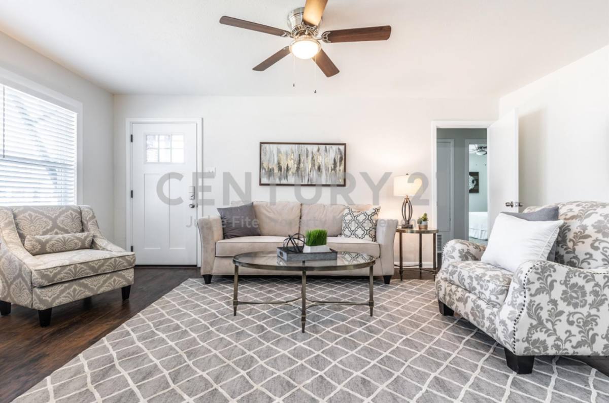 House for rent at 2134 Fenwick Dr, Dallas, TX 75228