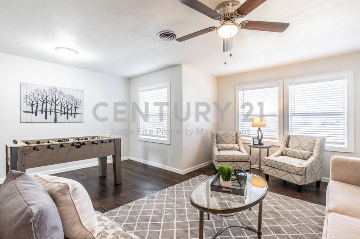 House for rent at 2134 Fenwick Dr, Dallas, TX 75228