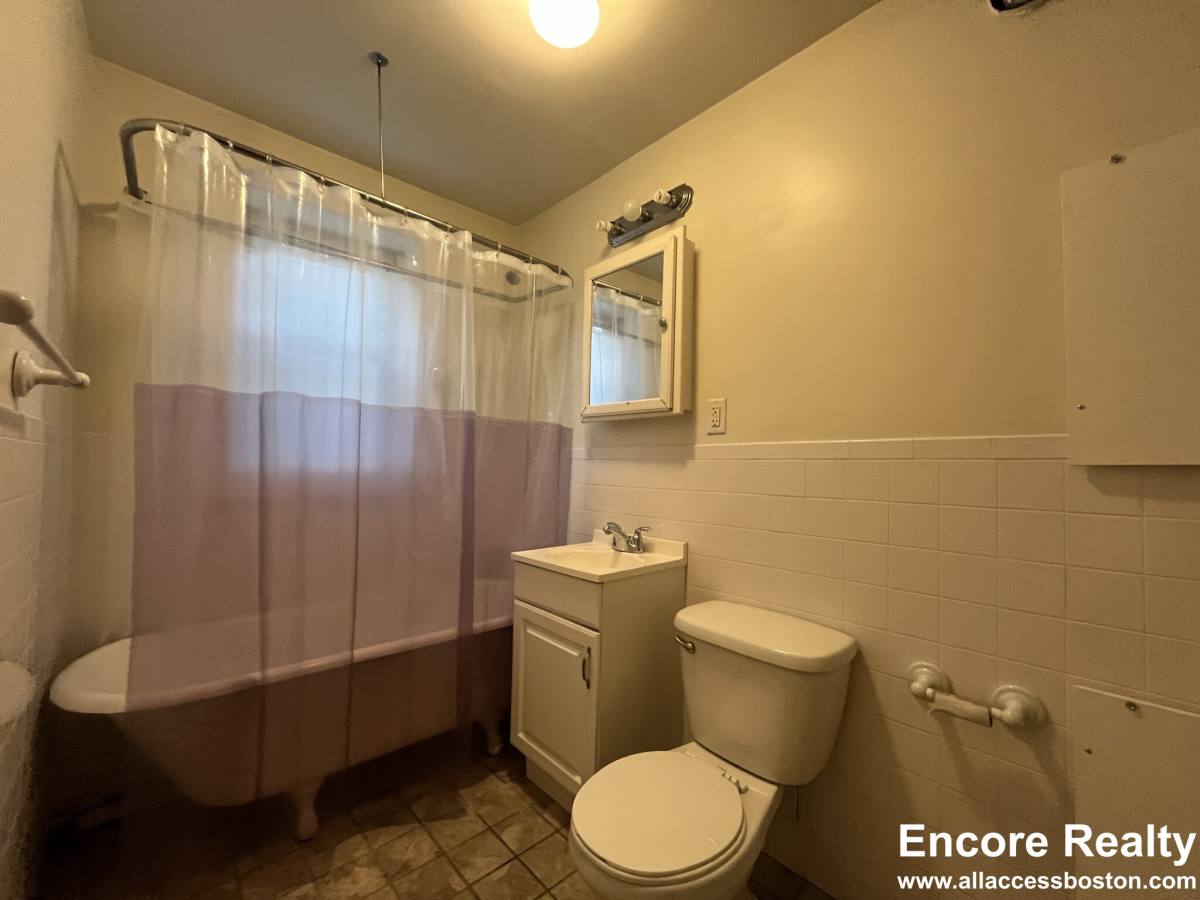 Apartment for rent at 155 Summer St #3B, Somerville, MA 02143