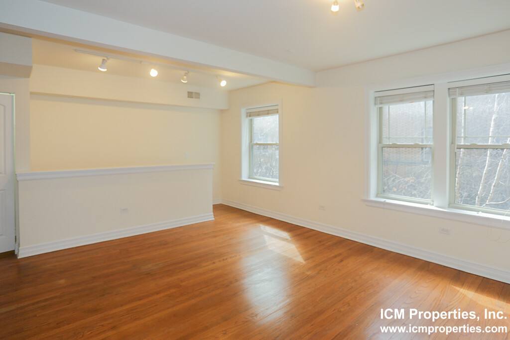 Apartment for rent at 3808 N Sheffield Ave #1E, Chicago, IL 60613