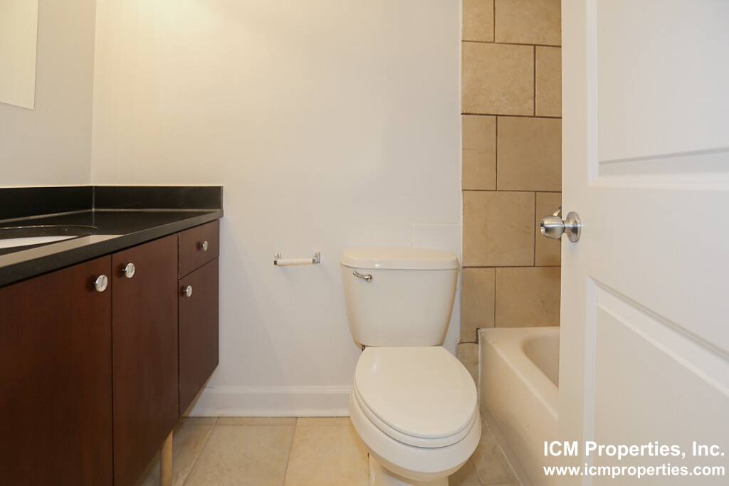 Apartment for rent at 3808 N Sheffield Ave #1E, Chicago, IL 60613