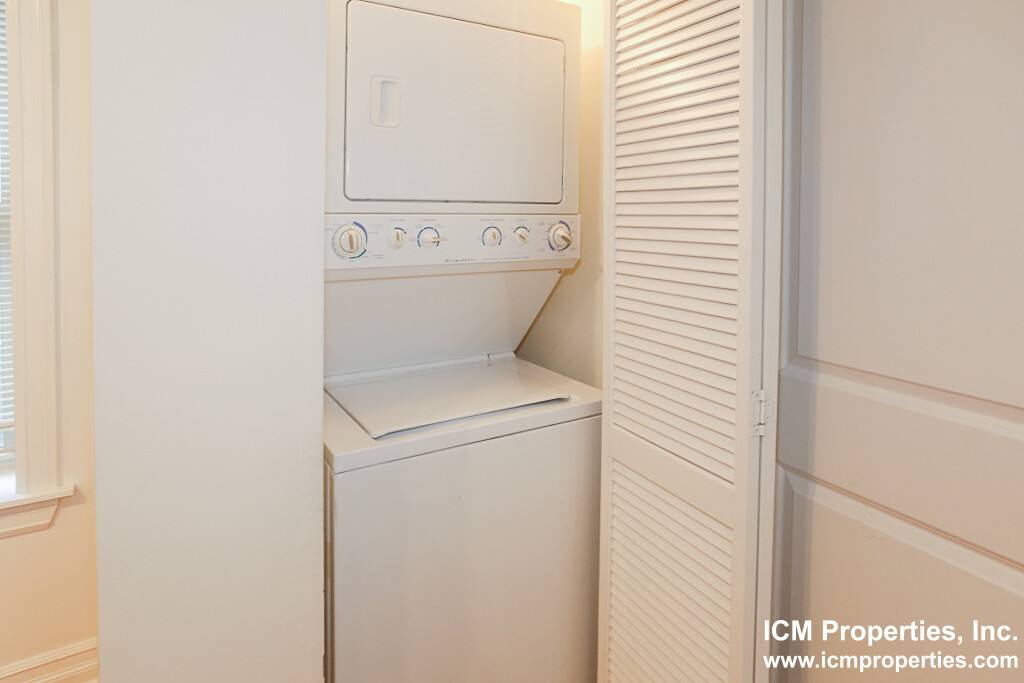 Apartment for rent at 3808 N Sheffield Ave #1E, Chicago, IL 60613