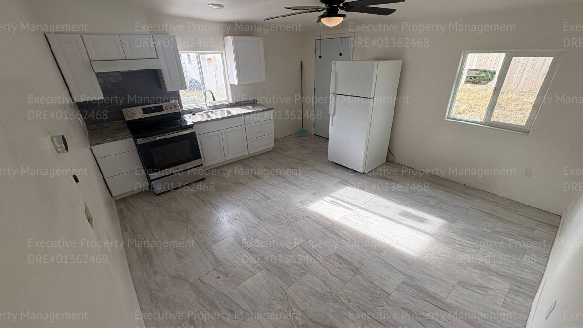 Apartment for rent at 1118 Chico St, Bakersfield, CA 93305