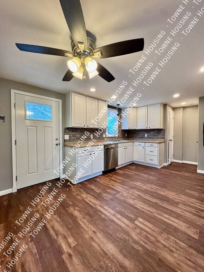 Apartment for rent at 757 Remington Dr #1, North Tonawanda, NY 14120