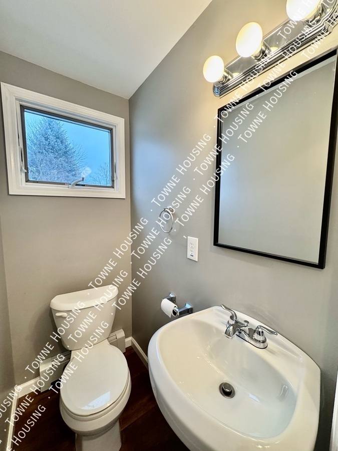 Apartment for rent at 757 Remington Dr #1, North Tonawanda, NY 14120