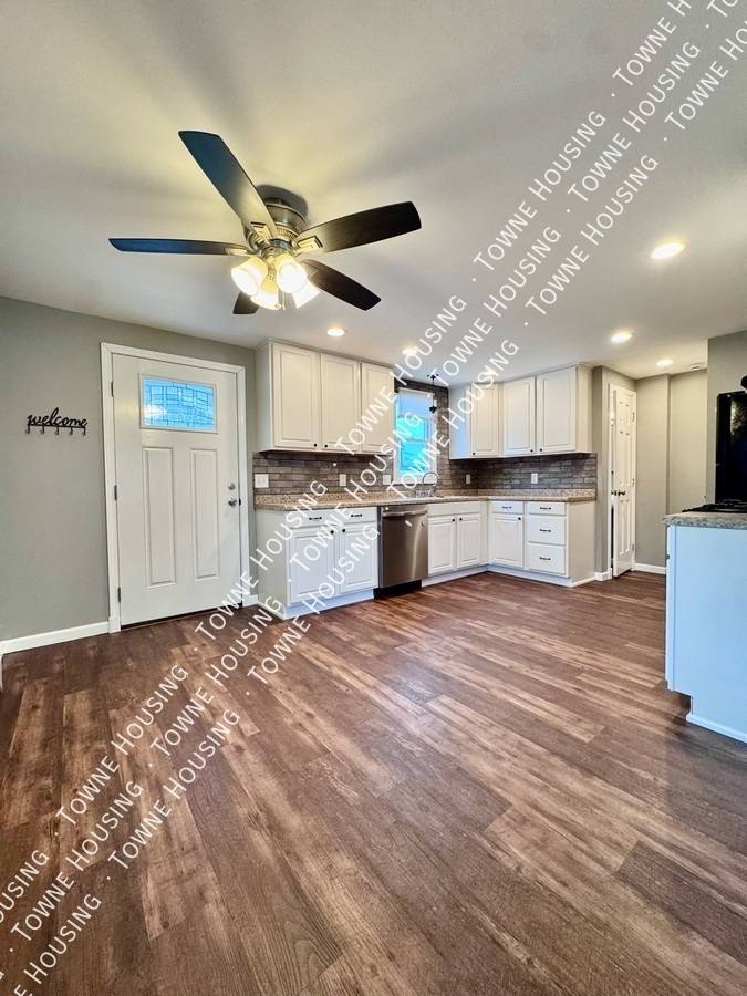 Apartment for rent at 757 Remington Dr #1, North Tonawanda, NY 14120